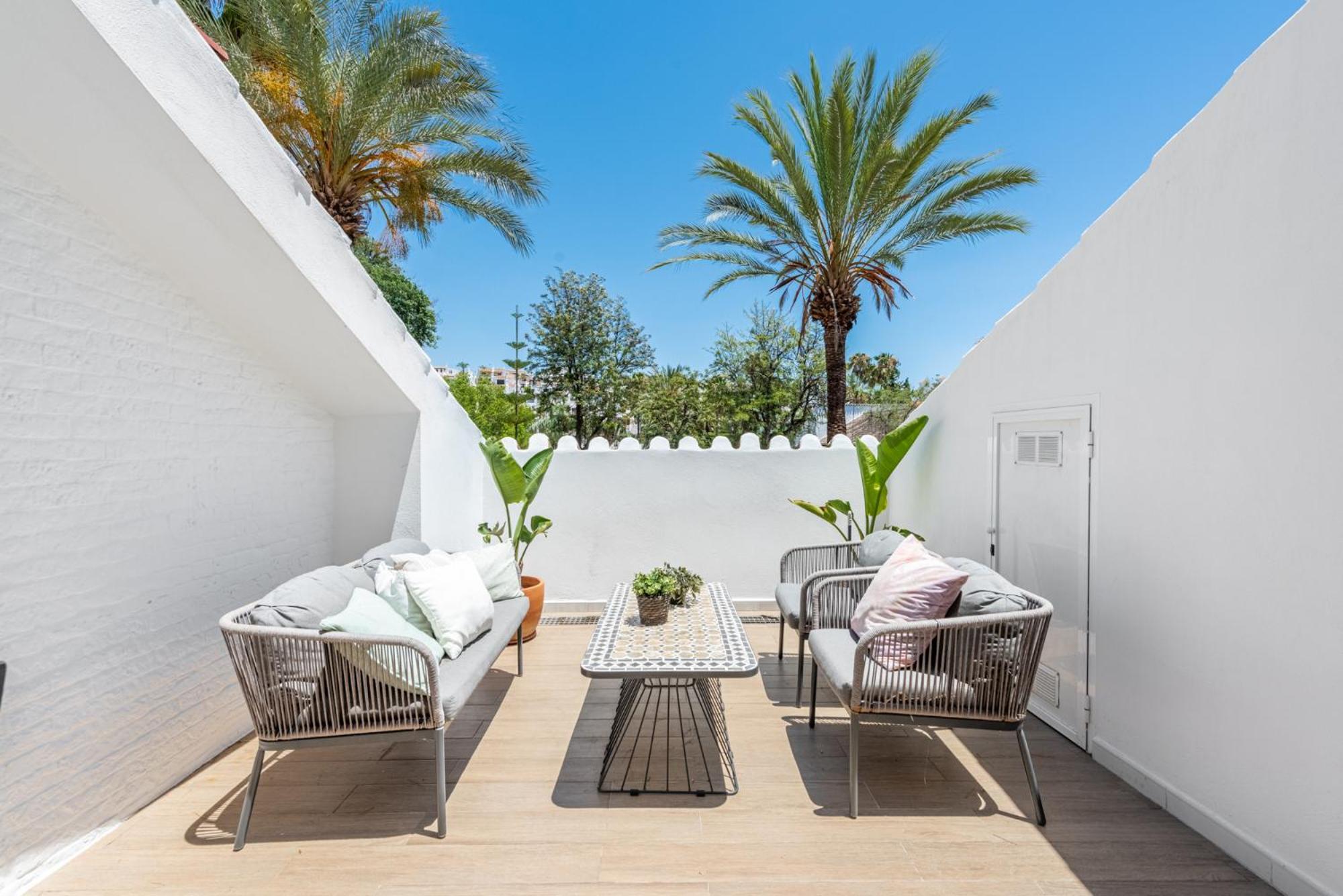 Apartment Agrupadas, Family With Amazing Location Marbella